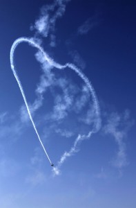 mark jefferies middle east aerobatic display - Photo/Hasan Jamali