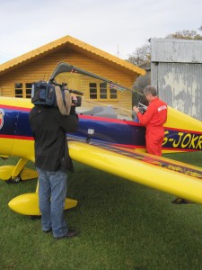 CNN - Mark Jefferies Air Displays - Extra 300L